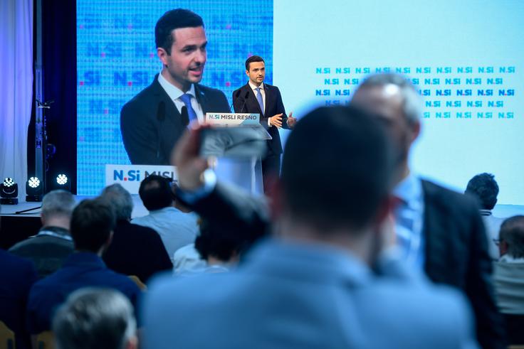 Matej Tonin je politično aktiven že od leta 2001. | Foto: STA ,