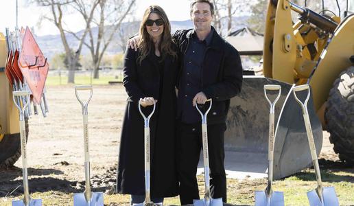 Christian Bale odprl vas za otroke iz rejništva. "To so dejanja Brucea Wayna."