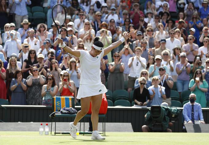 Tunizijka Ons Jabeur je izločila nekdanjo zmagovalka Wimbledona. | Foto: Reuters