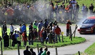 Slovenski vozniki relija pred prvo dirko tudi s težavami