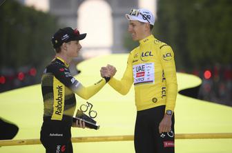 Pri Vismi so se poklonili Vingegaardu, pa tudi Pogačarju