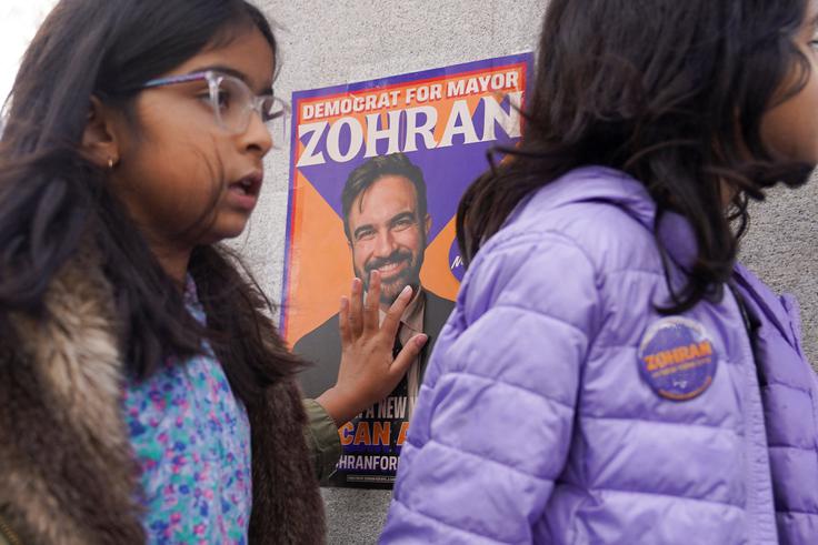 Spletna stavnica Polymarket Zohranu Mamdaniju napoveduje kar 94-odstotno verjetnost zmage na newyorških županskih volitvah.  | Foto: Reuters