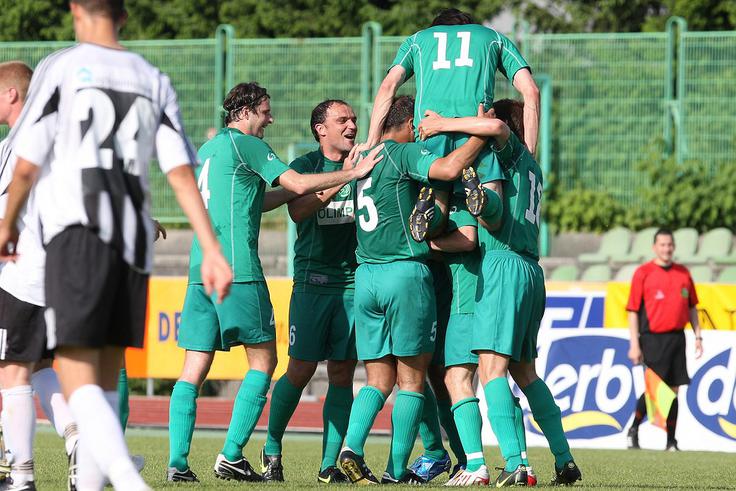 Zmajem je šlo imenitno, tako da so se rekordno hitro uvrstili v prvo ligo. Tudi s pomočjo Pika Vugdalića. | Foto: Aleš Fevžer