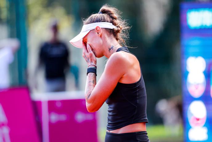Polona Hercog fizično ni zdržala uvodnega dvoboja
