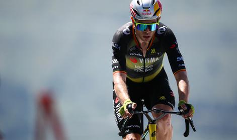 V živo: Wout van Aert z napadi popestril dogajanje, prišlo je tudi do padca, začelo je deževati