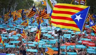 Katalonci bodo s telesi branili Puigdemonta