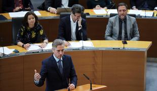 Privatizacija socialne in zdravstvene mreže po Golobovem mnenju pot v pogubo