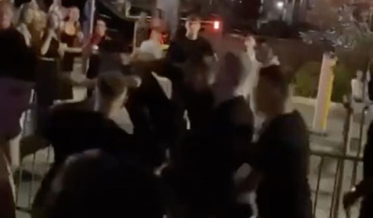 Nasilni varnostniki so v Poreču hudo pretepli tudi 19-letnega Slovenca. | Foto: Posnetek zaslona
