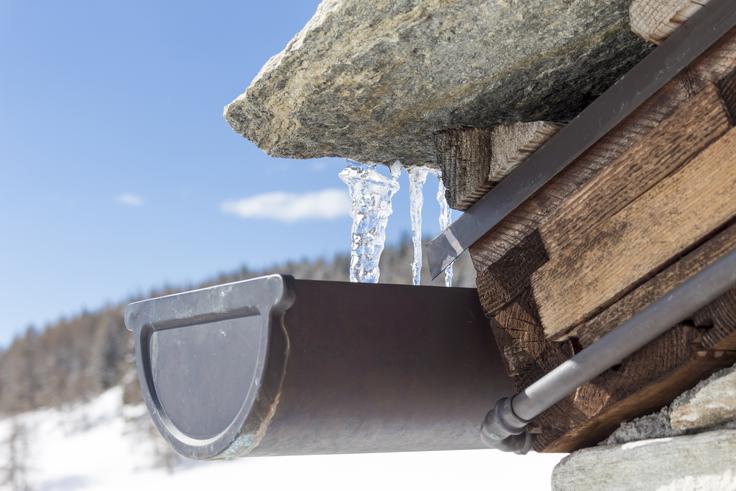 dom hiša zima žleb | Foto: Thinkstock