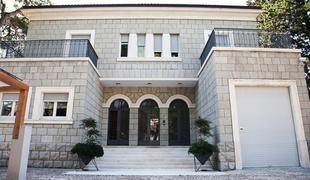 Splitska vila, v kateri dopustuje arabski šejk s svojim haremom (foto)
