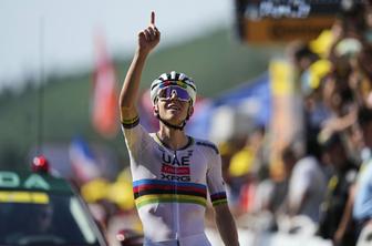 Pogačar ni mislil na maščevanje, ampak na mladega Italijana, ki je včeraj umrl na dirki #video