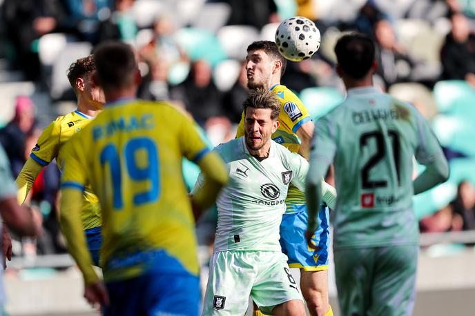 Olimpija : Koper, Prva liga Telemach | Olimpija in Koper se bosta pomerila v derbiju 23. kroga prve slovenske nogometne lige. | Foto Filip Barbalić/www.alesfevzer.com