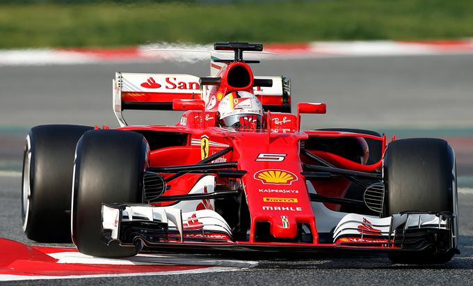 Rdeč Ferrari v današnji formuli ena. | Foto: Reuters