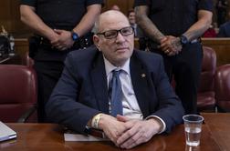 Nova tožnica na sojenju Weinsteinu: vrgel jo je na posteljo, jo slekel in  ...