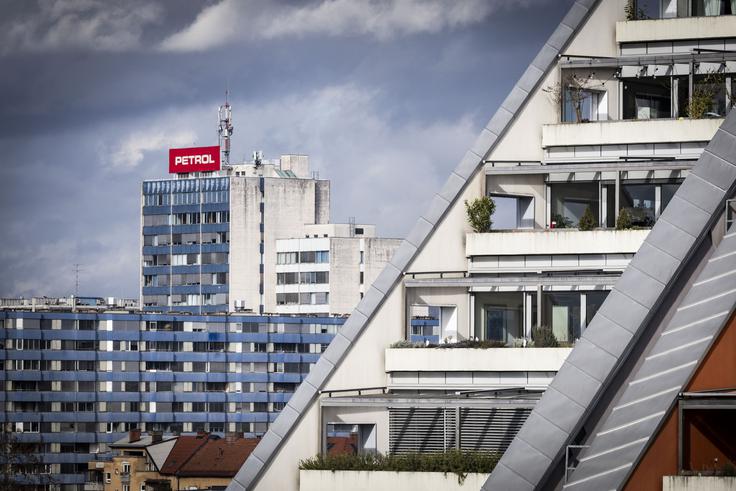 Skupina Petrol je lani zaposlovala nekaj manj kot 8.900 ljudi, od tega okoli 2.430 v Sloveniji. | Foto: Bojan Puhek