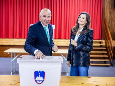 Janša današnje štiri referendume označil za test zdrave pameti