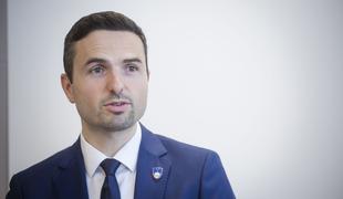 Knovs: Matej Tonin nima prav