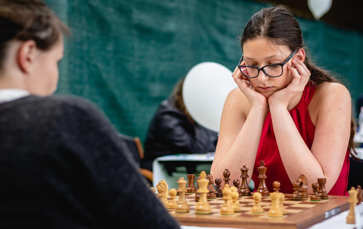 Zala Urh, šah | Slovenske šahistke (na sliki Zala Urh) so osvojile šesto mesto. | Foto Blaž Weindorfer/Sportida
