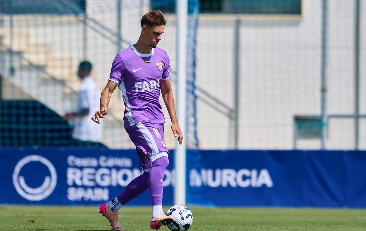 Marcel Ratnik | Marcel Ratnik v dresu svojega novega kluba, Al Aina iz emirata Abu Dabi v ligi Združenih arabskih emiratov. | Foto Global game media