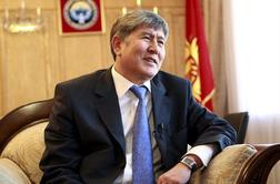 V Kirgizistanu zmaga Atambajeva, opozicija opozarja na prevaro