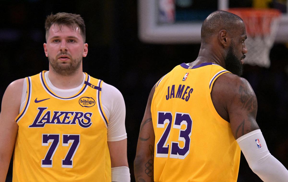Luka Dončić LeBron James | LeBron James in Luka Dončić | Foto Reuters