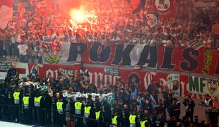 Nič od senzacije, Stuttgart ustavil sanjski niz tretjeligaša