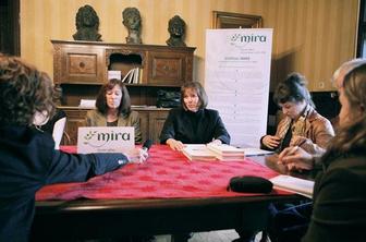 Prva prejemnica literarne nagrade mira je pesnica, prevajalka in publicistka Jolka Milič