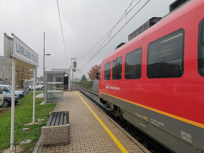 Z boljšo uskladitvijo voznega reda in zagotavljanjem boljšega povezovanja med vlaki na ljubljanski glavni železniški postaji bi železnice lahko še bolje poudarile svoje prednosti pri zagotavljanju učinkovitega javnega mestnega prevoza v slovenski prestolnici. | Foto: Srdjan Cvjetović