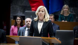 Bobnarjeva napovedala, kdaj bo padla ograja na meji s Hrvaško