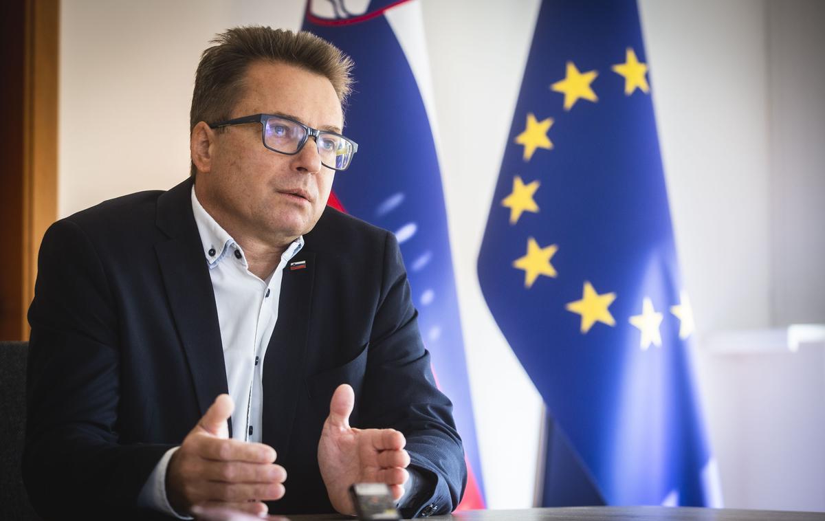 Zvonko Černač, minister brez resorja, pristojen za razvoj in EU kohezijsko politiko | Zvonko Černač v aktualni vladi zaseda položaj ministra za razvoj in evropsko kohezijsko politiko. | Foto Bojan Puhek