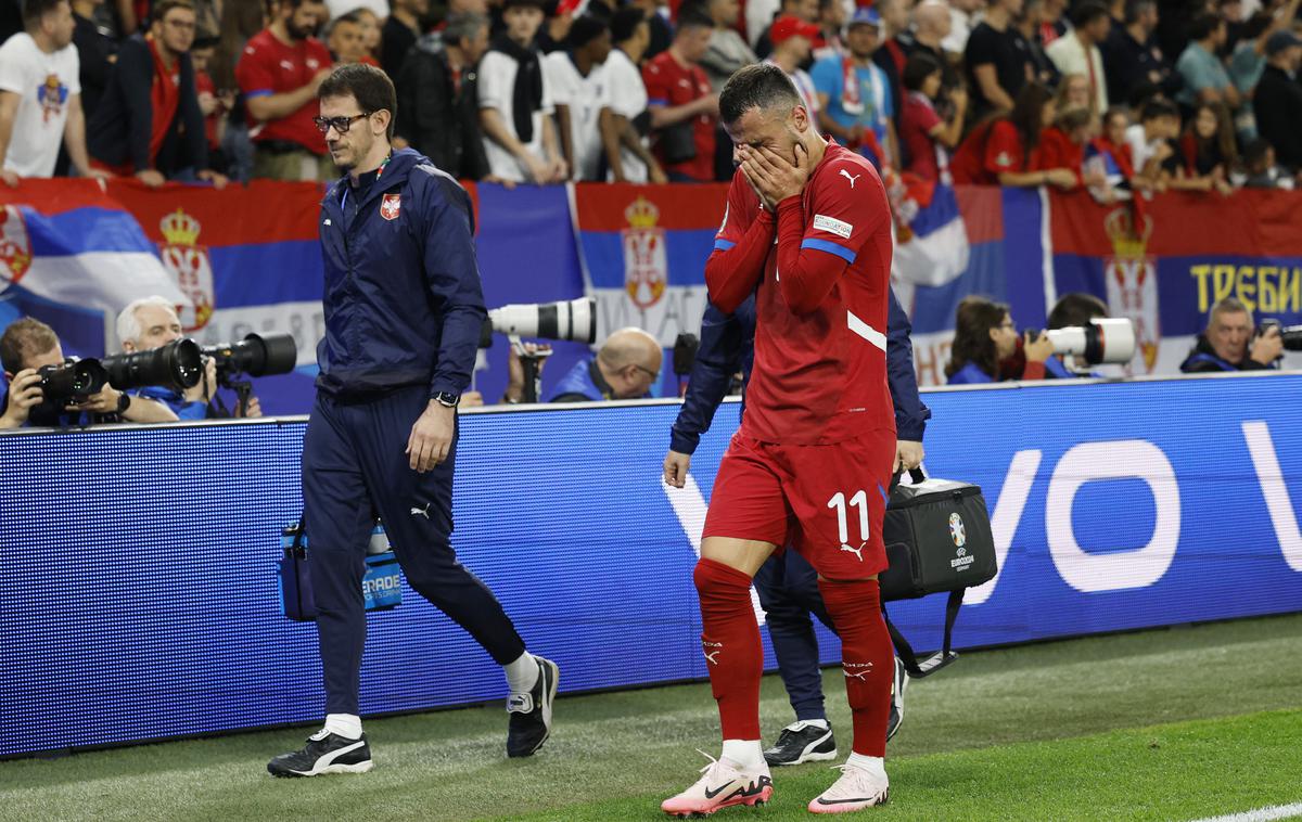Filip Kostić Euro 2024 | Šele magnetna resonanca bo pokazala, ali bo srbski nogometaš Filip Kostić še lahko igral na tem Euru.  | Foto Reuters