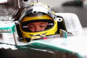 Štiri ekipe v štirih desetinkah, na vrhu Rosberg