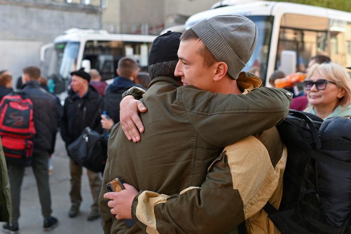 Ukrajina | Pri prejšnji delni mobilizaciji je Rusija rekrutirala državljane, ki so bili prestari ali premladi, da bi šli v vojno, tokrat pa naj bi mobilizirali tudi invalide.  | Foto Reuters