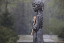 Kip deklice v spomin na holodomor