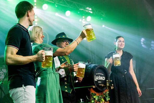 V Laškem se začenja 59. festival Pivo in cvetje #foto