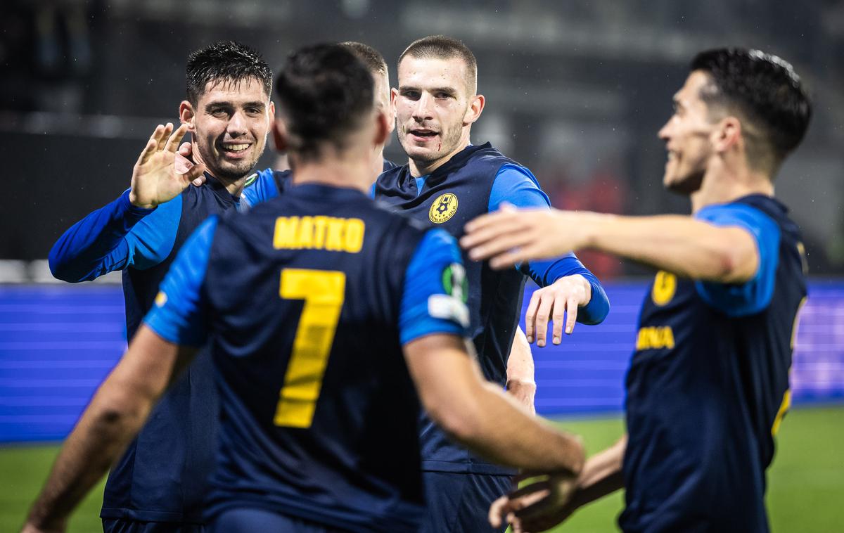 NK Celje : Istanbul Basaksehir | Celjani so nadigrali Istanbul Basaksehir in vknjižili premierno zmago v konferenčni ligi. | Foto Jure Banfi