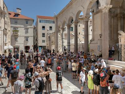 V Splitu zaradi vse več opitih turistov v omejitev prodaje alkohola