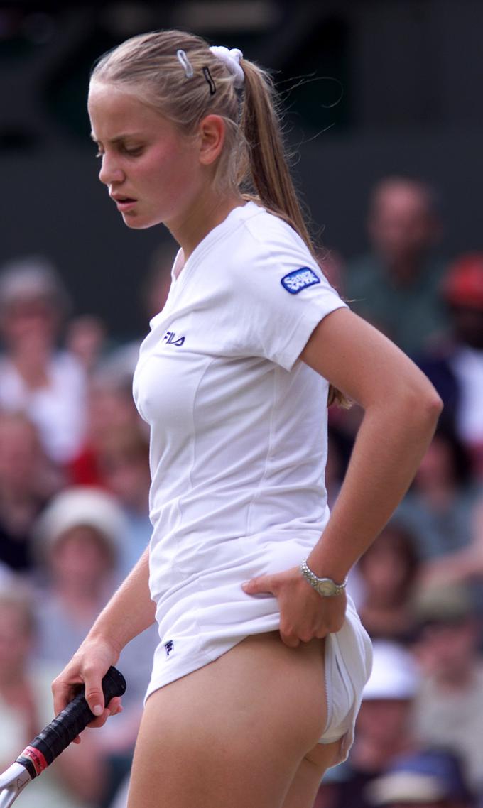 Najhuje ji je bilo po porazu v polfinalu Wimbledona, ko je ostala pred vrati hotelske sobe. | Foto: Reuters