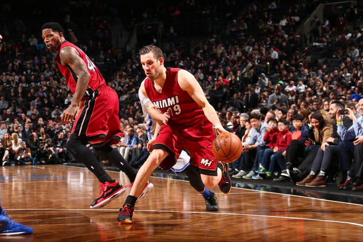 Beno Udrih je tik pred začetkom sezone zamenjal klub. Iz Miami Heat je odšel v Detroit Pistons. | Foto: Guliverimage/Getty Images