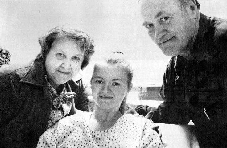 Jean Hillard je utrpela zgolj začasno odrevenelost udov in omrzline na prstih nog, sicer pa ji noč v snegu ni pustila trajnih zdravstvenih posledic.  | Foto: Vickie Kettlewell