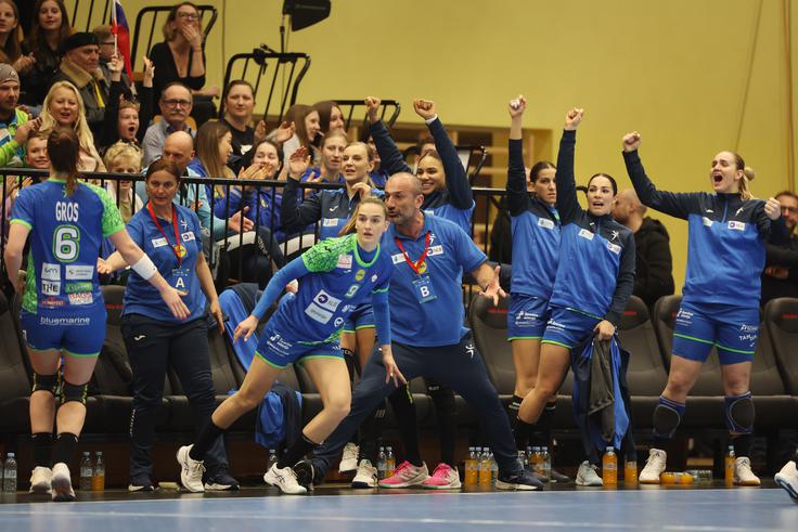 "Naš prvi polčas je bil na primerni ravni, nato pa se je povsem ustavilo, mentalno smo padli in tudi fizično nismo zdržali vseh 60 minut." | Foto: www.alesfevzer.com