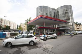 Rop bencinskega servisa v Ljubljani in prijetje storilca.