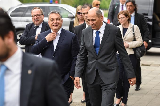 Pri projektu drugi tir želi sodelovati tudi Madžarska. Na fotografiji madžarski premier, ki je pred dnevi obiskal svojega političnega zaveznika Janeza Janšo. | Foto: STA ,