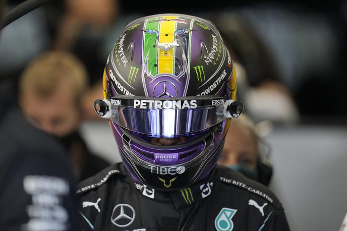 Lewis Hamilton | Lewis hamilton je danes dobil še kazen zaradi nepravilne uporabe sistema DRS oziroma zadnjega krilca med petkovimi kvalifikacijami. | Foto Guliverimage