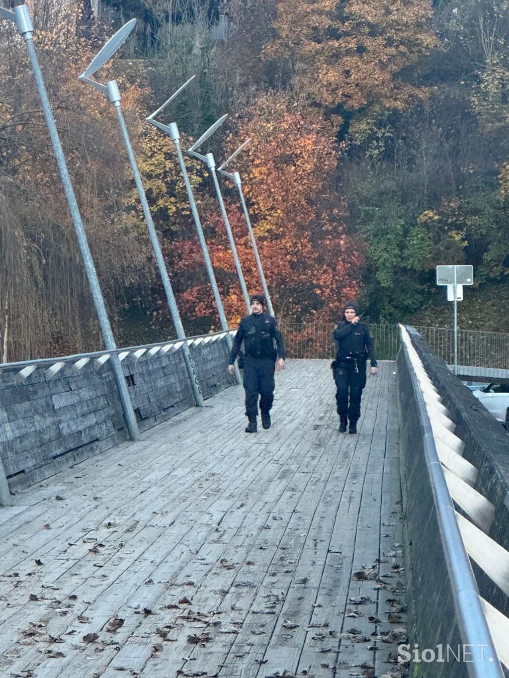 Policija okrepila enote v Novem mestu