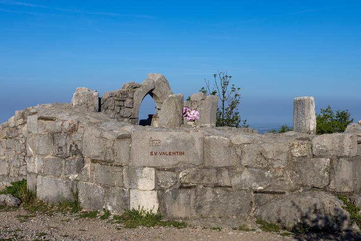 Ostanki cerkve Svetega Sabotina. | Foto: Matej Podgoršek