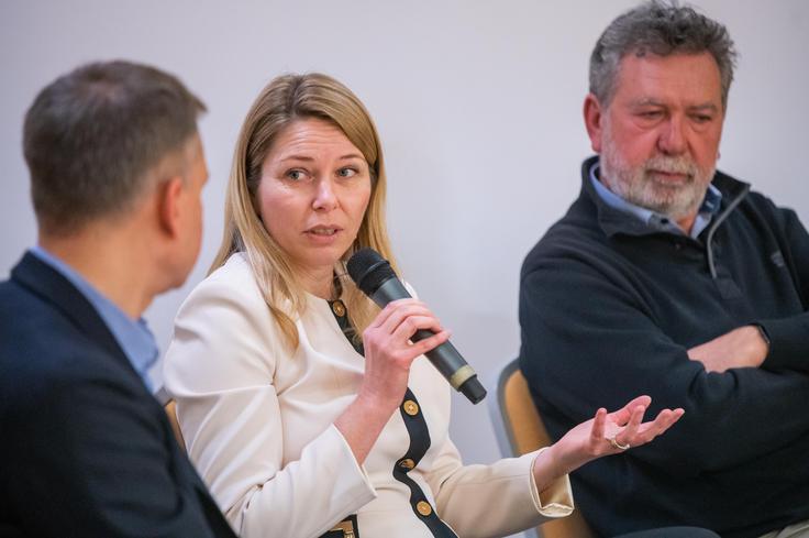 Pavlinjek Slavinec je izpostavila tudi, da se ženskam ni treba primerjati z moškimi, temveč je bolje izpostavljati svoje kakovosti. | Foto: Boštjan Podlogar/STA