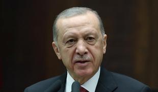 Prvenstvo je prekinjeno: nokavtiral je sodnika, oglasil se je tudi turški predsednik #video