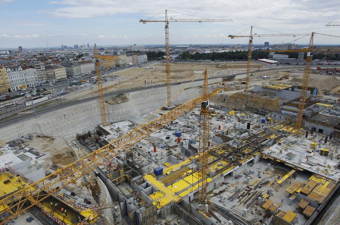 Tako je potekala gradnja nove železniške postaje na Dunaju. Avstrija je leta 2007 sprejela 6,5 milijarde evrov vreden investicijski načrt modernizacije in gradnje nove proge med Dunajem in Celovcem ter naprej proti Italiji. | Foto: 