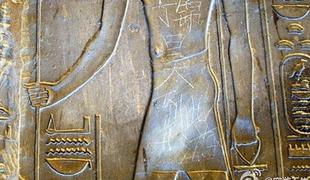 Kitajski turist poškodoval 3.500 let star egipčanski spomenik